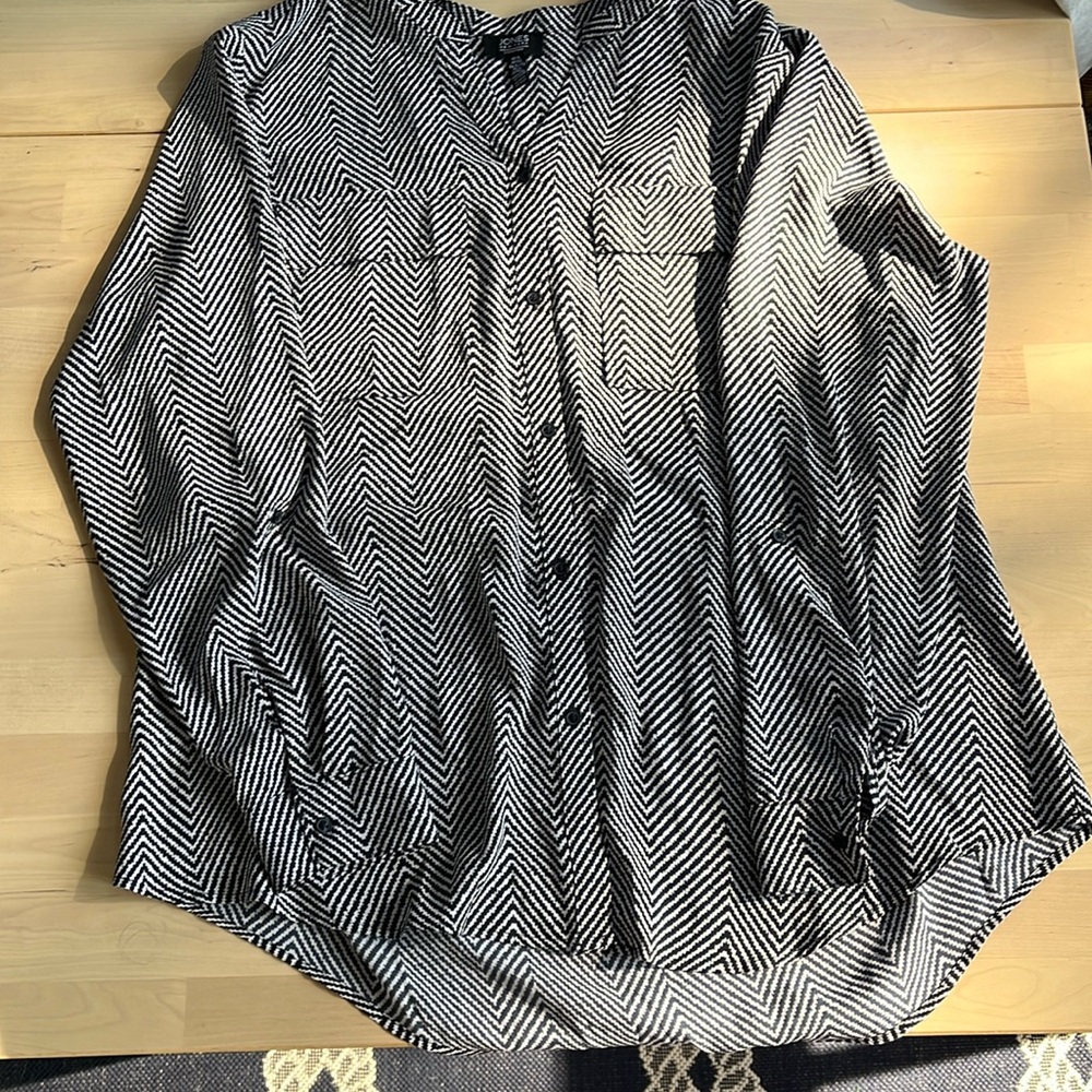 Jones New York Black and White Chevron Blouse, Women’s Extra Large (XL)